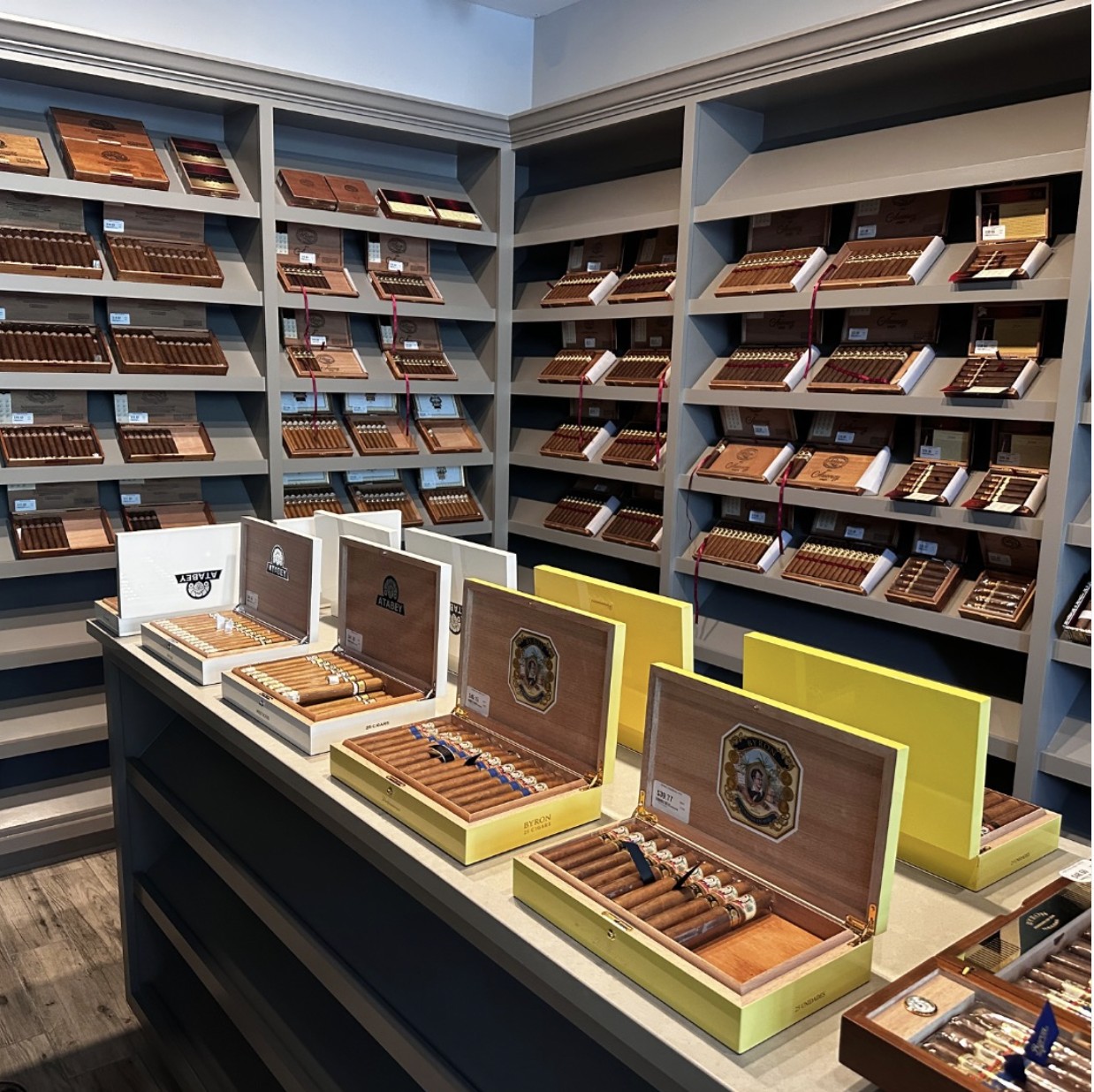 Chicago Cut cigar lounge